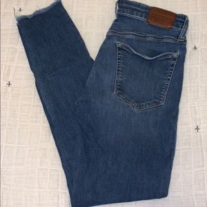 Size 26, Lucky Brand Skinny Jeans